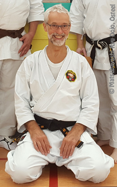 Tuftedal Sensei (kniend)